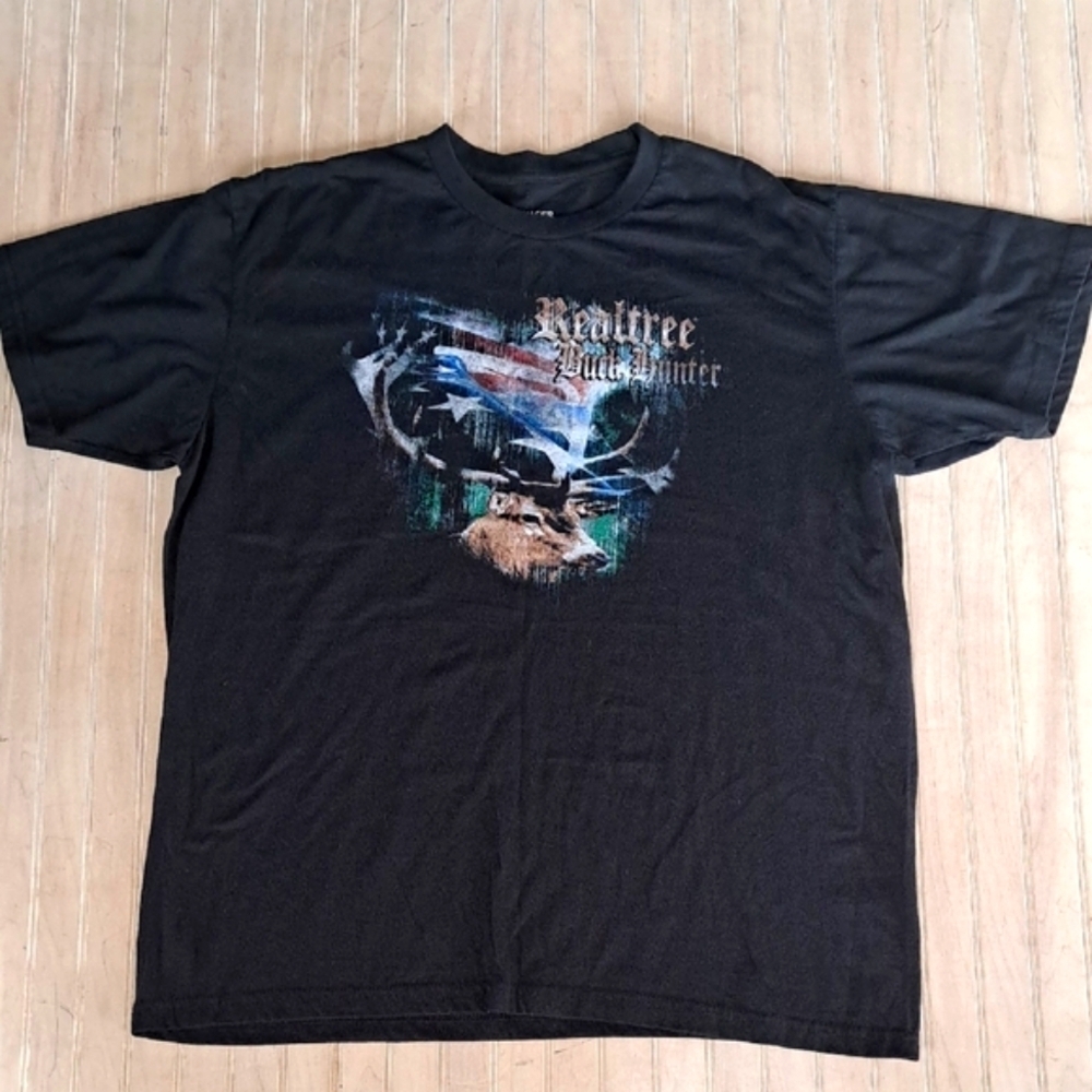 Realtree Buck Hunter Graphic T-Shirt Black Patriotic Deer Causal Everyday Tee